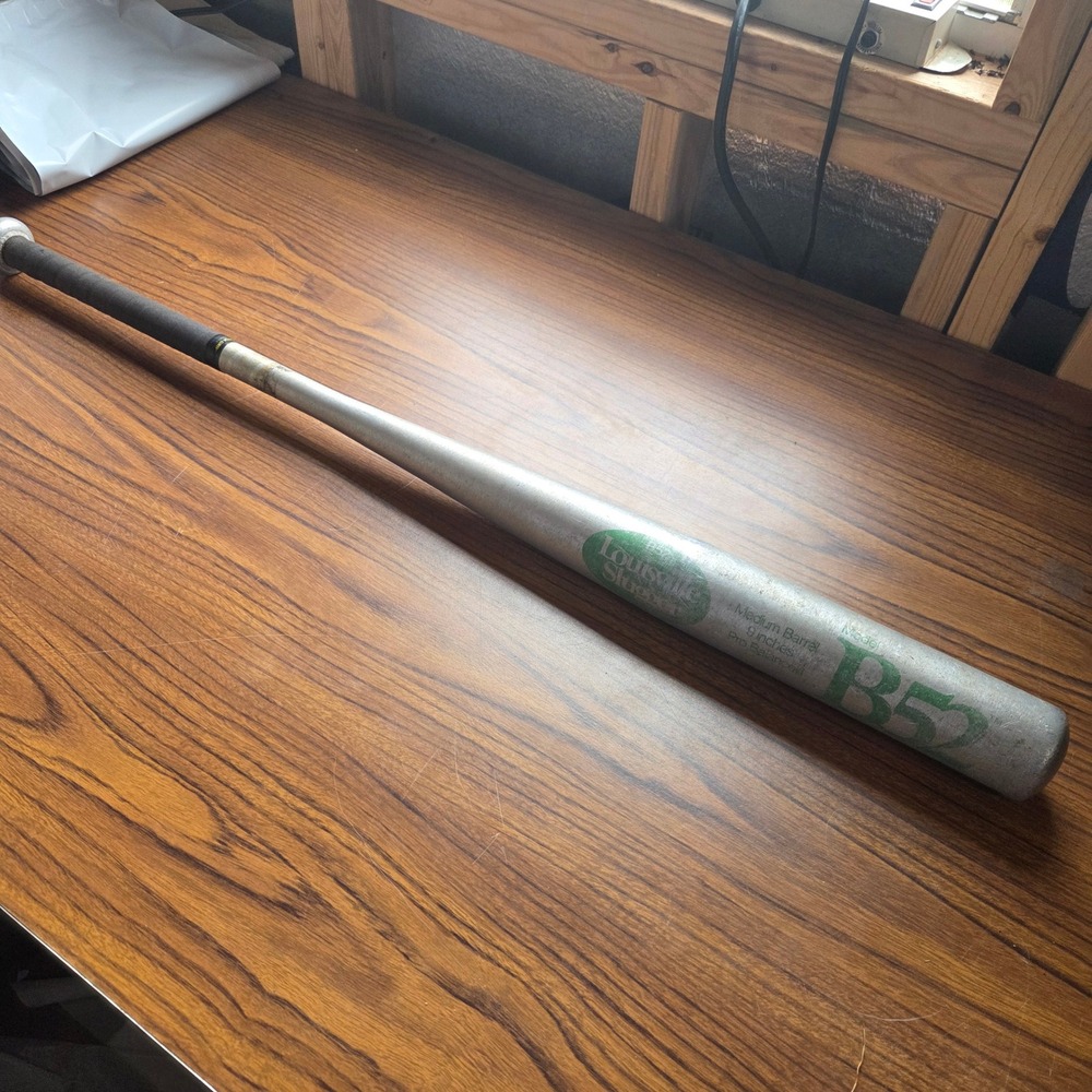 Louisville Slugger B52 Bomber Aluminum Softball Bat Silver Green 34 inch 28 oz